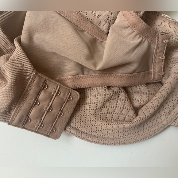 Wacoal Visual Effects Minimizer Bra Size 38I - Picture 4 of 5